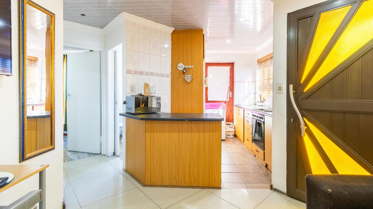 2 Bedroom house sold in Groenheuwel, Paarl