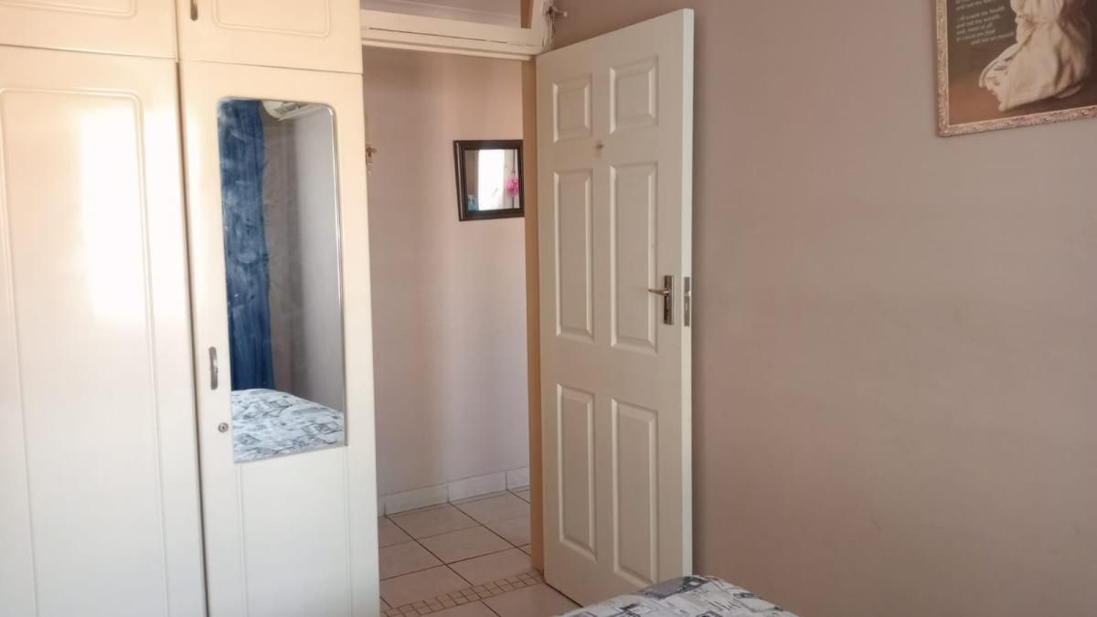 5 Bedroom house for sale in Grove End, Phoenix