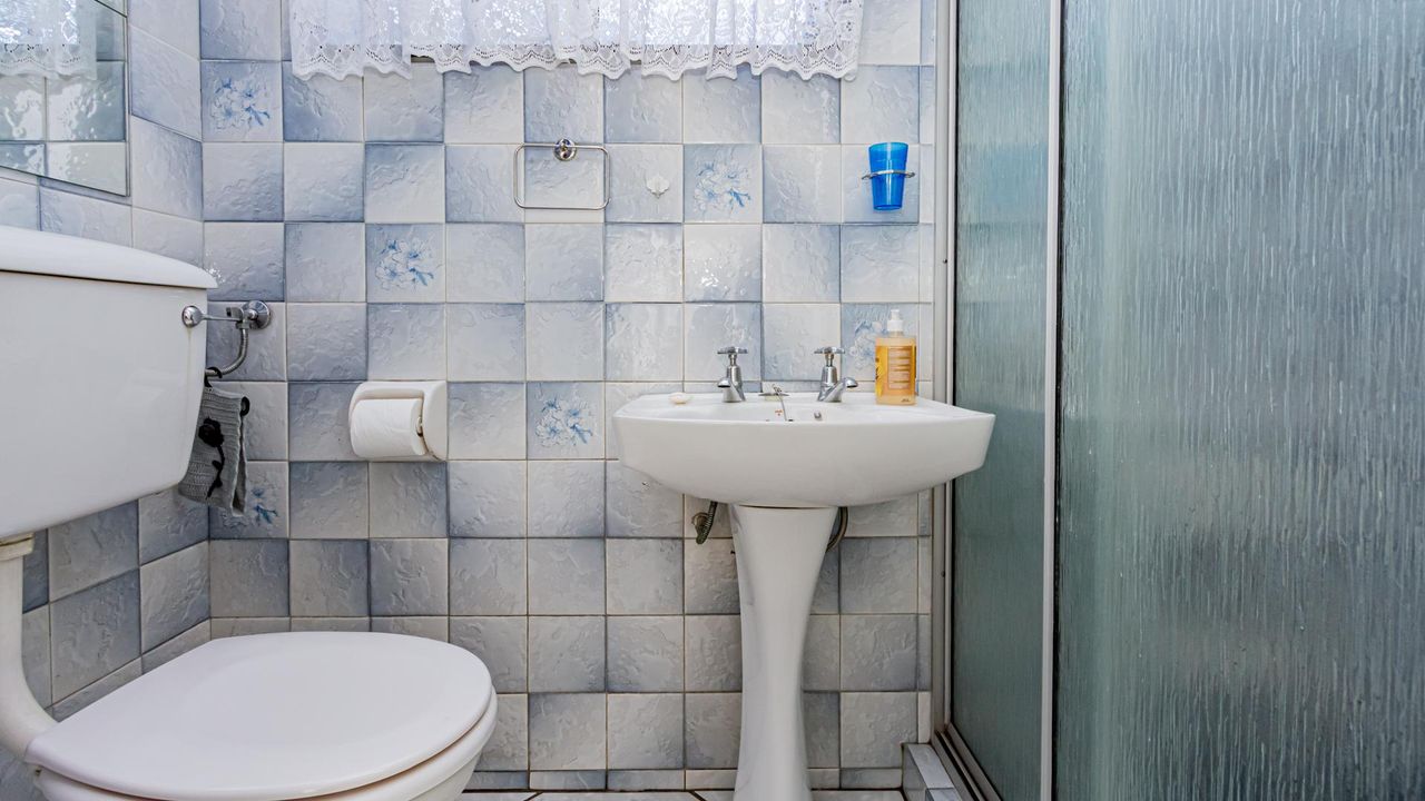 3 Bedroom house sold in Croydon, Kempton Park