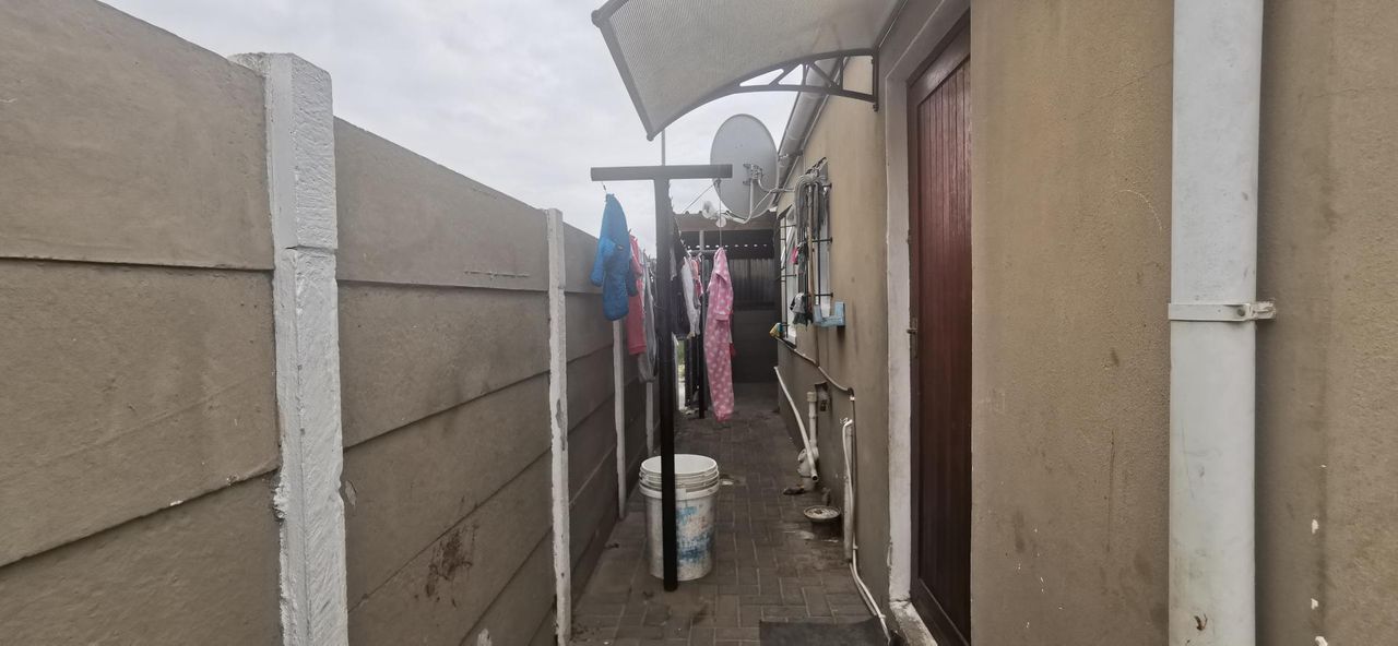 2 Bedroom house for sale in Phoenix, Milnerton