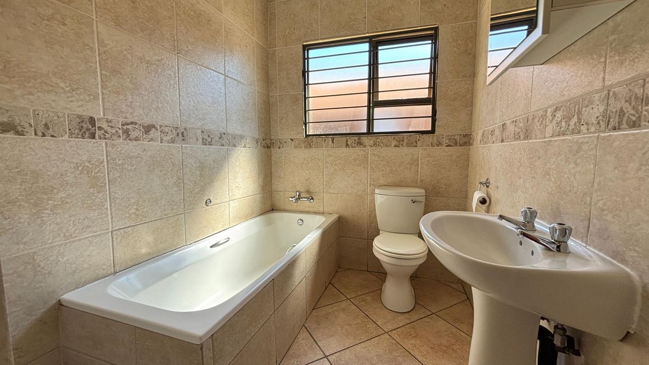 2 Bedroom house to rent in Southdowns Estate, Alberton