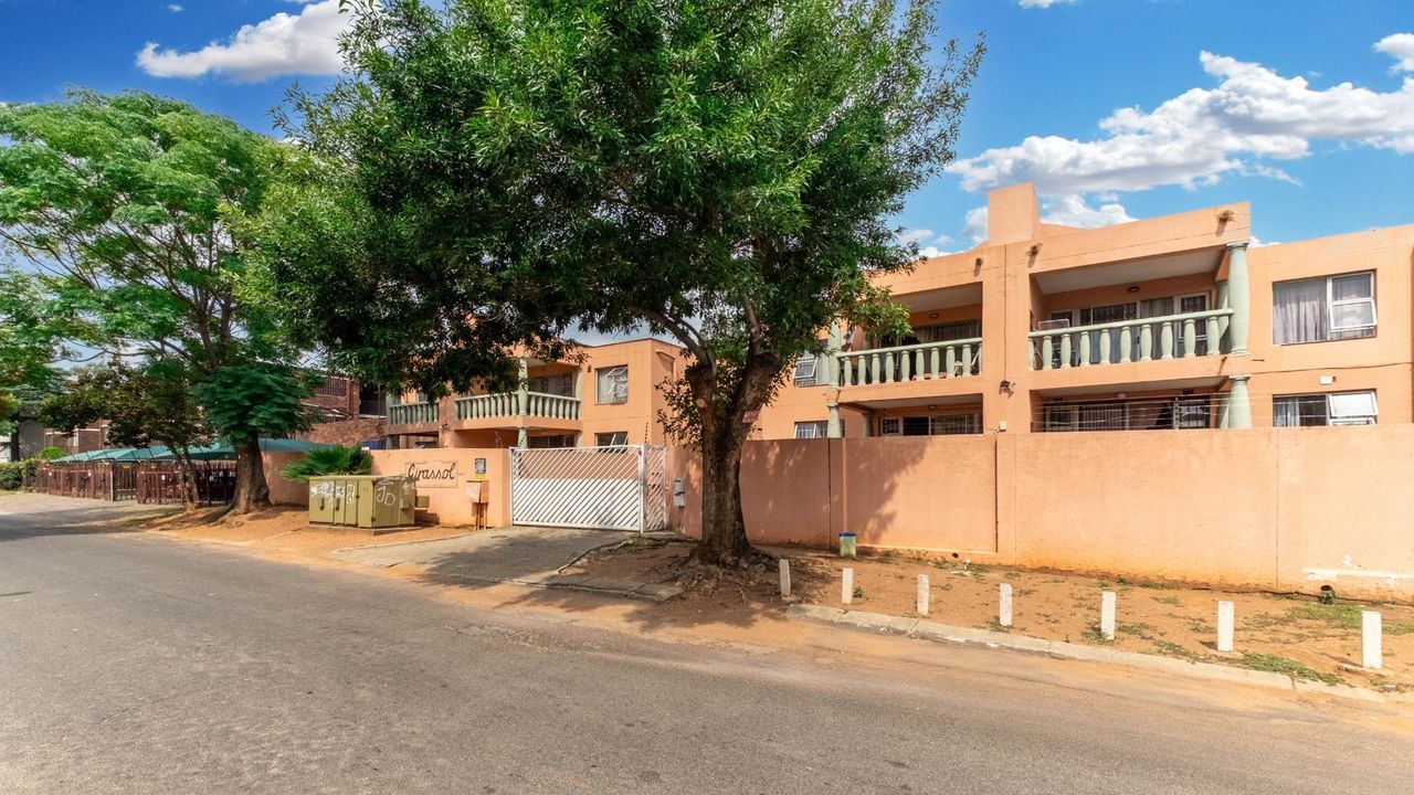 2 Bedroom apartment for sale in Windsor West, Randburg