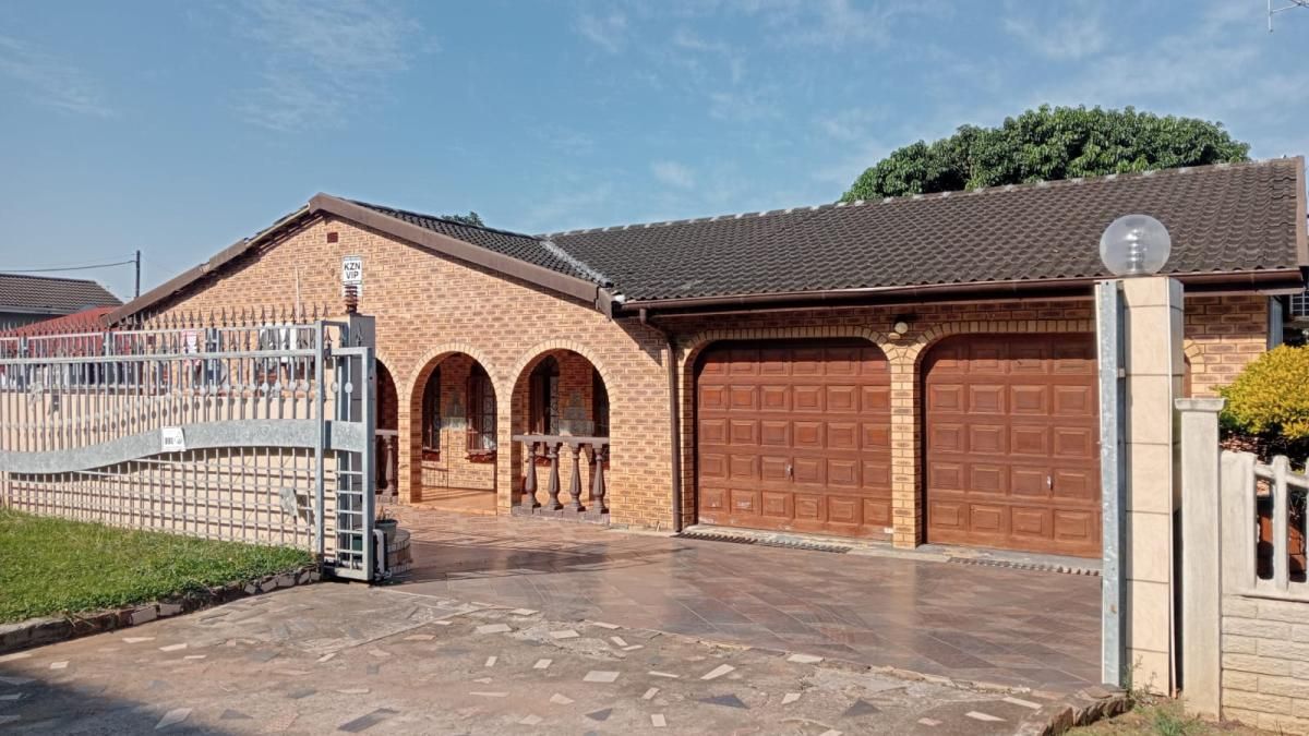 5 Bedroom house for sale in Grove End, Phoenix