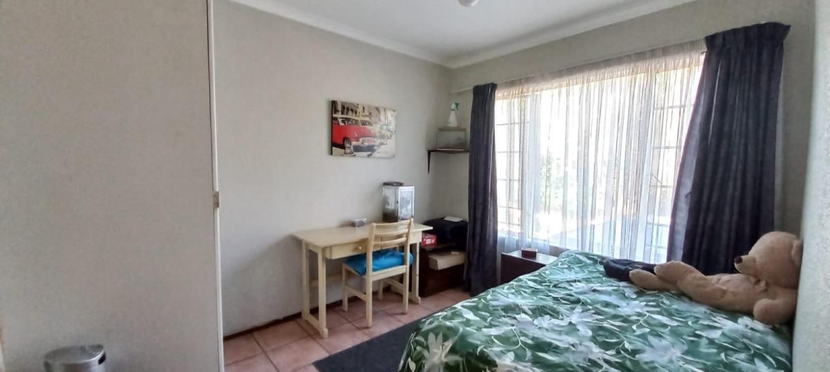 2 Bedroom apartment to rent in Allen's Nek, Roodepoort