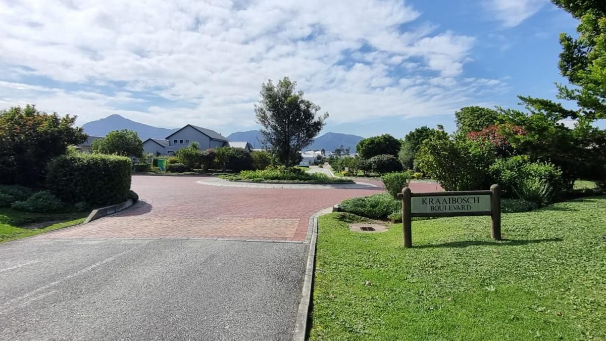 5 Bedroom house for sale in Kraaibosch Country Estate,