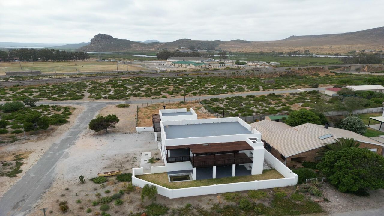 4 Bedroom house for sale in Elands Bay