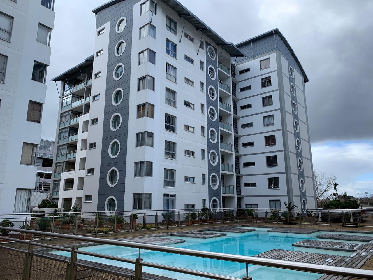 1 Bedroom apartment to rent in Claremont, Cape Town