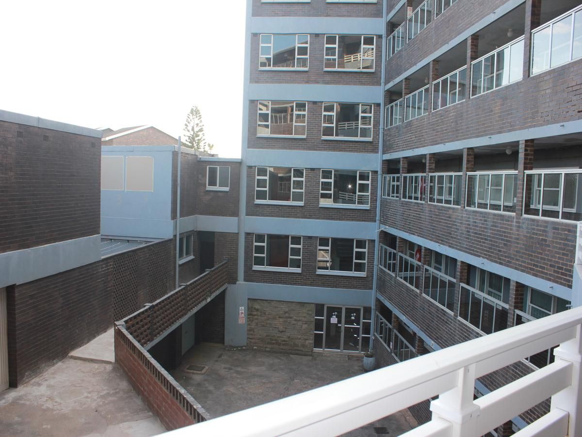 2 Bedroom apartment for sale in Athlone Park, Amanzimtoti