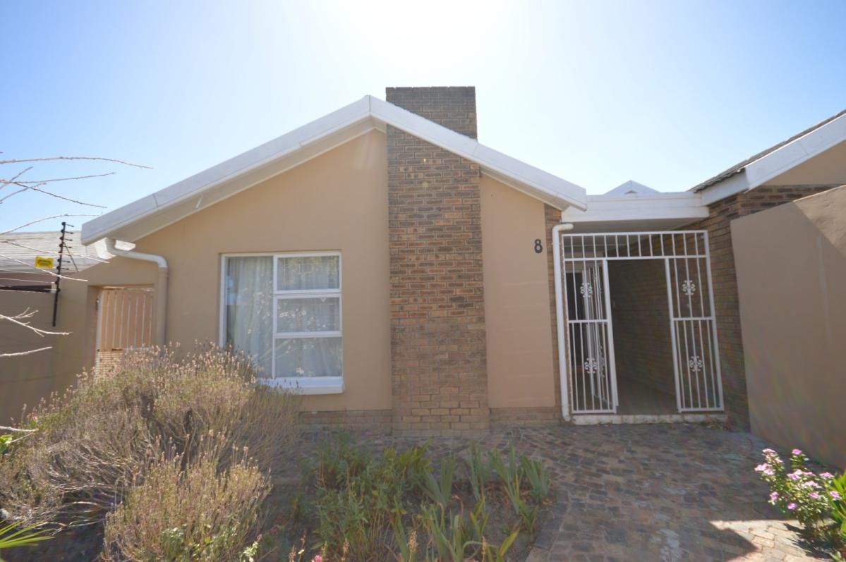 3 Bedroom house for sale in Rusthof, Strand
