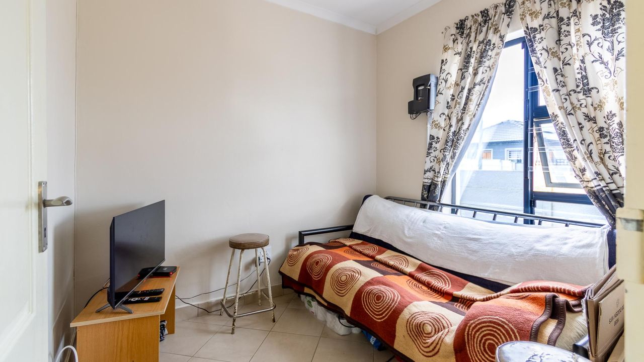 3 Bedroom house for sale in Groenheuwel, Paarl