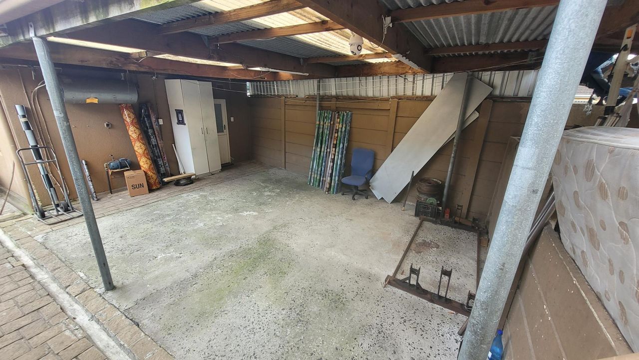 3 Bedroom house for sale in Wetton, Cape Town