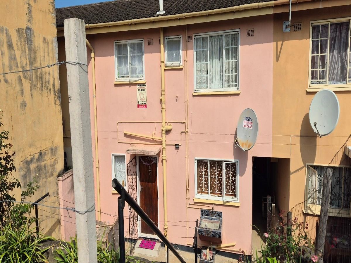 3 Bedroom duplex townhouse freehold for sale in Longcroft, Phoenix