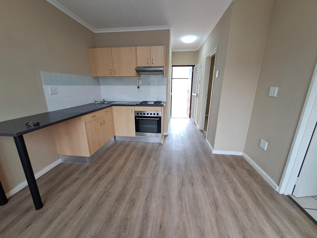 2 Bedroom house rented in Pelican Park, Cape Town