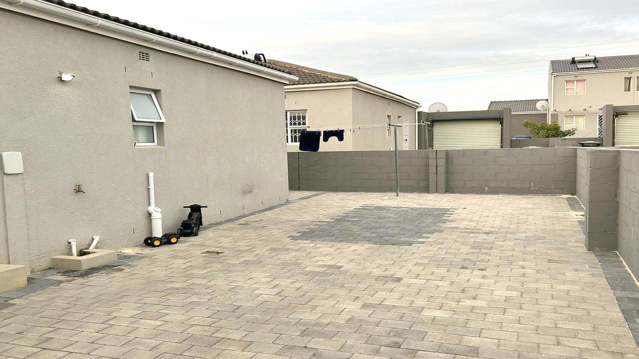 2 Bedroom house sold in Sunset Glen, Blue Downs