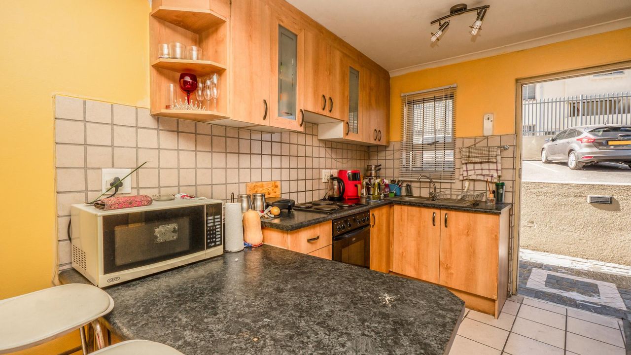 1 Bedroom apartment for sale in Rosebank, Cape Town