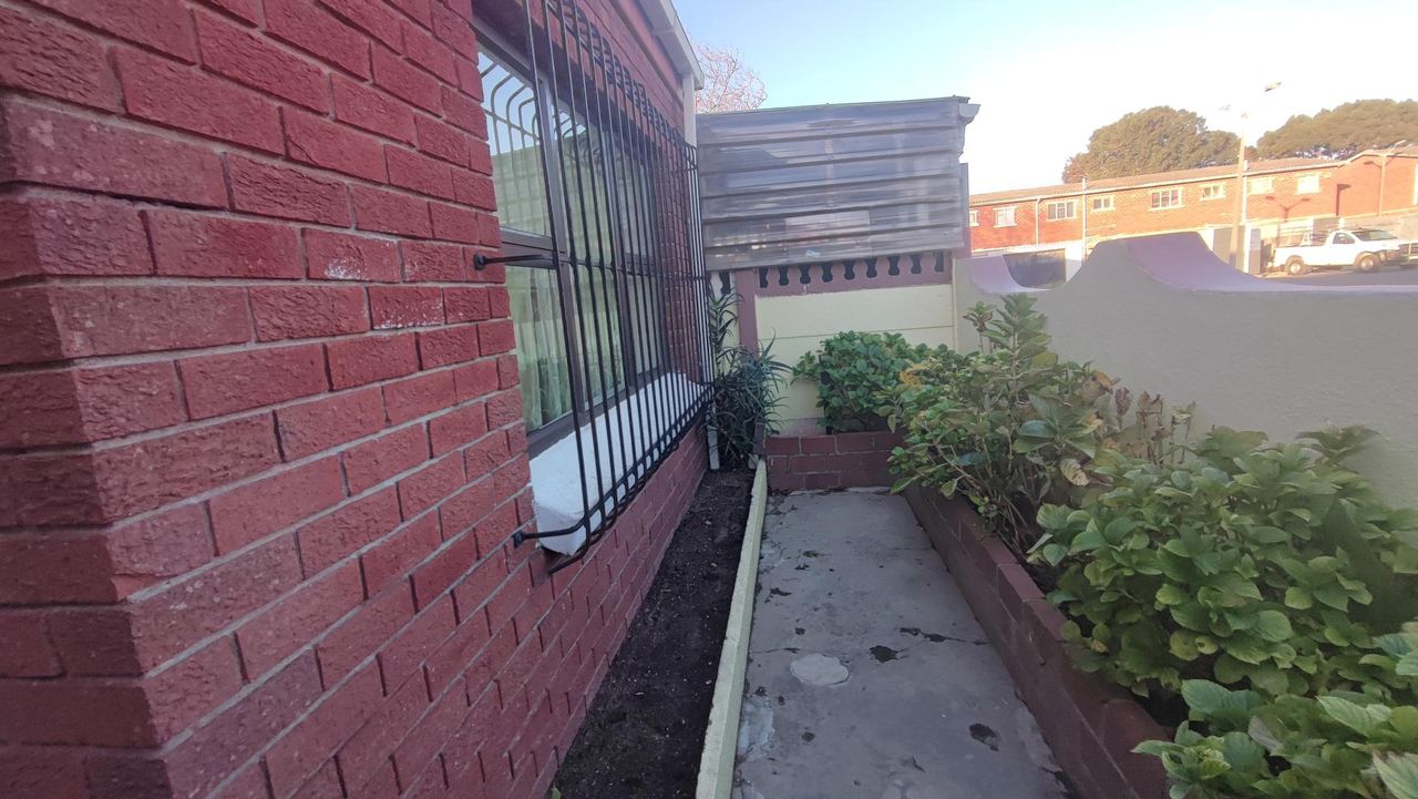 3 Bedroom house for sale in Woodlands, Mitchells Plain