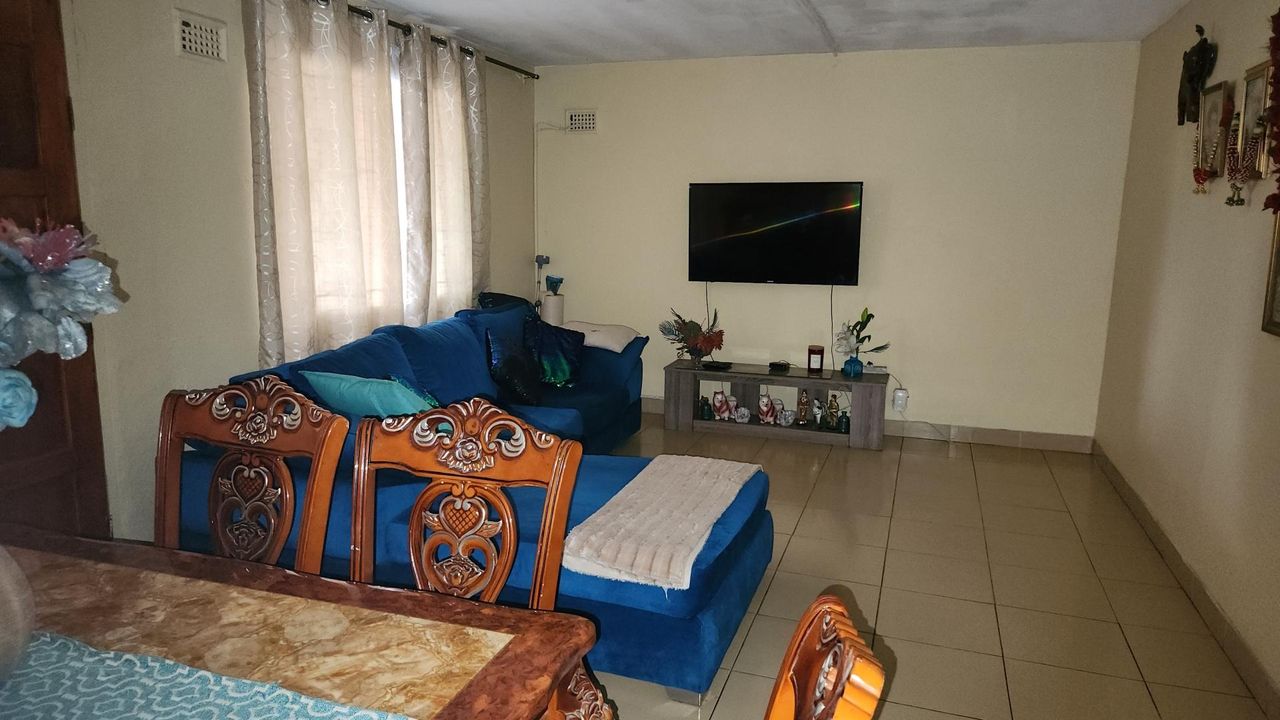 3 Bedroom house for sale in Greenbury, Phoenix