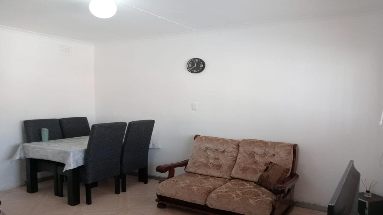2 Bedroom house for sale in Montford, Chatsworth