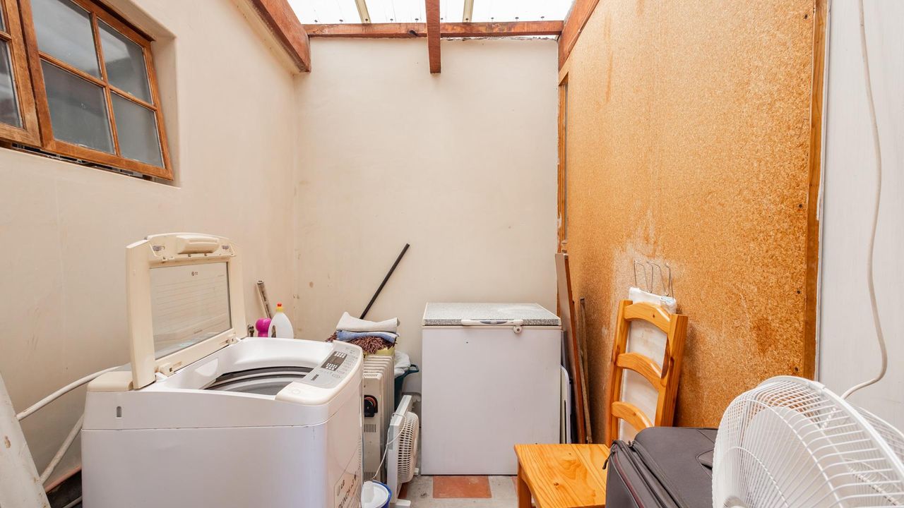 3 Bedroom house for sale in Kenwyn, Cape Town