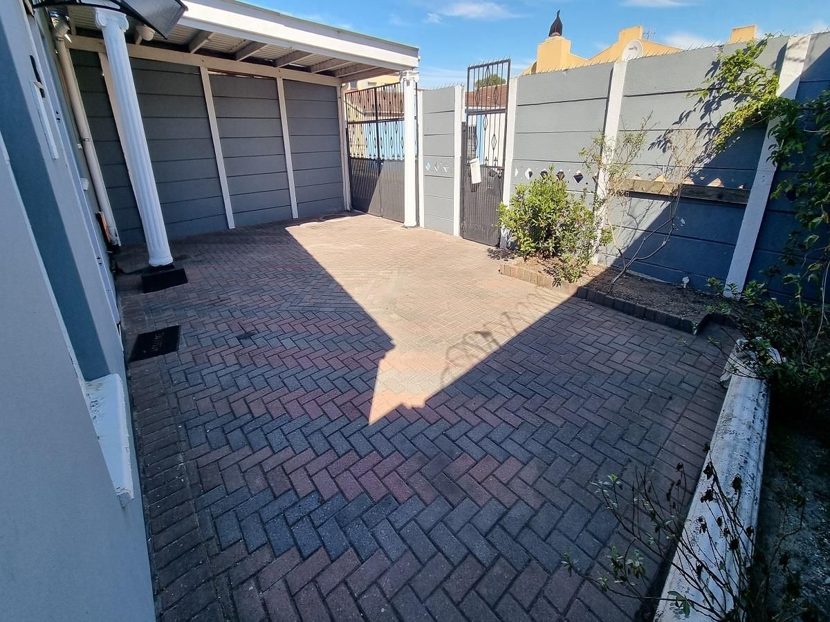 3 Bedroom house for sale in Portlands, Mitchells Plain