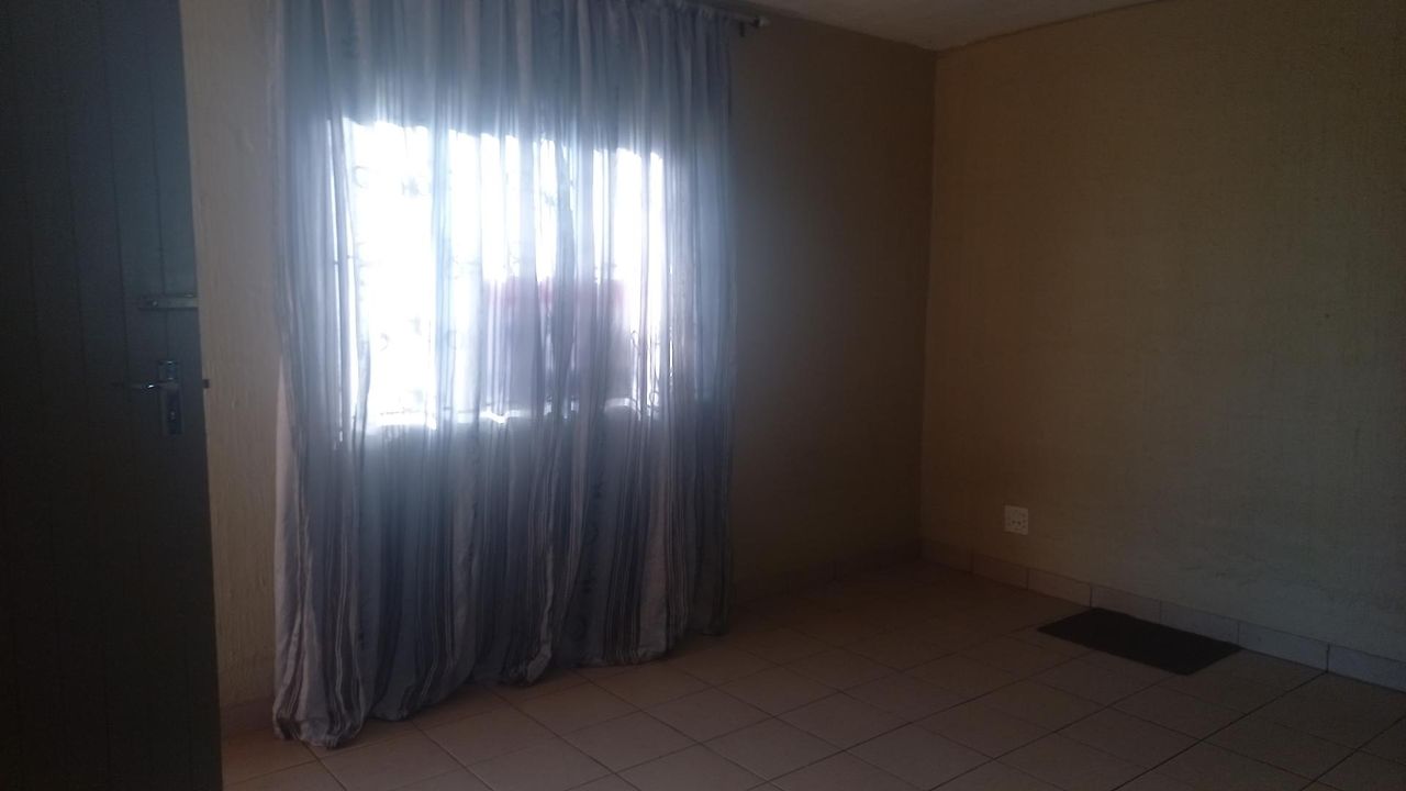 1 Bedroom bachelor flat for sale in Caneside, Phoenix