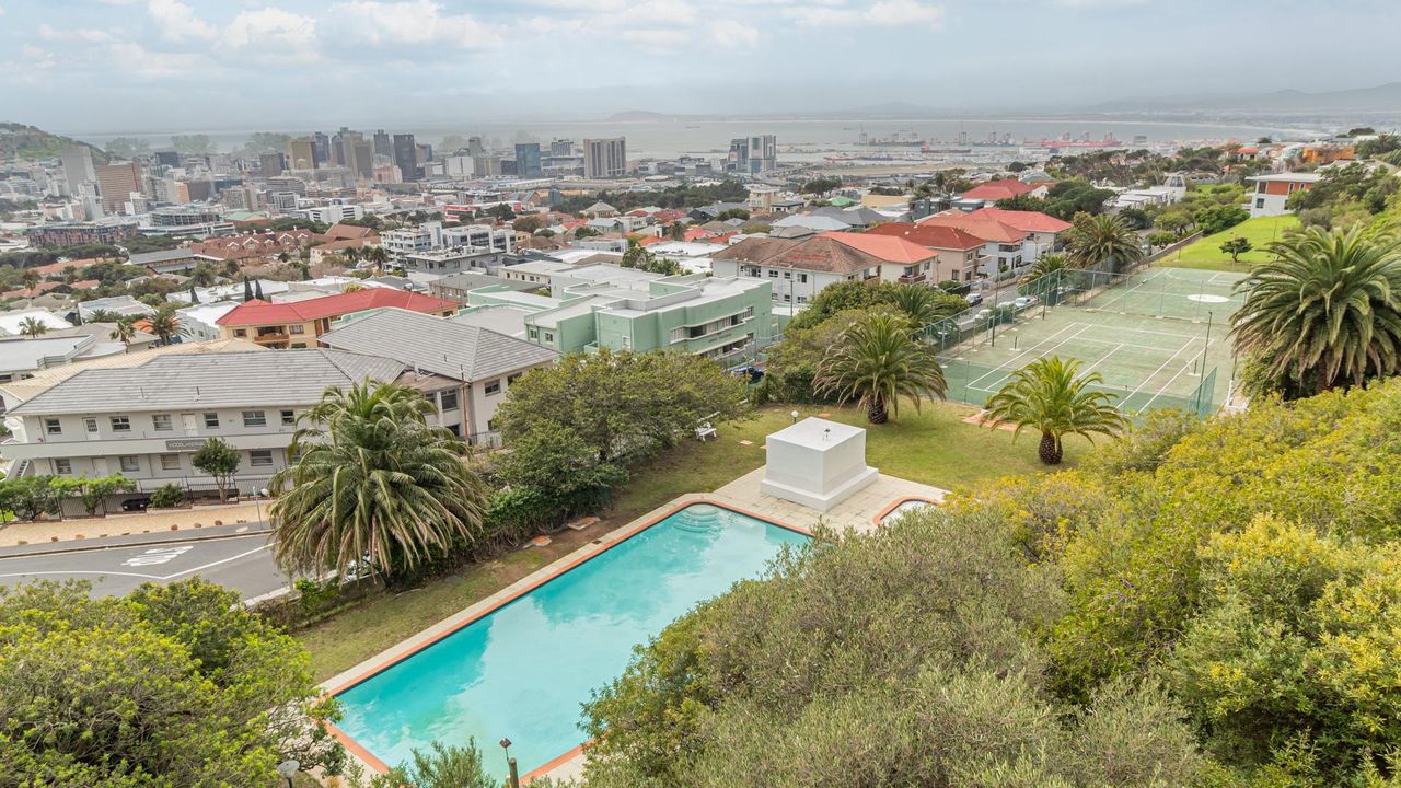 2 Bedroom apartment to rent in Vredehoek, Cape Town