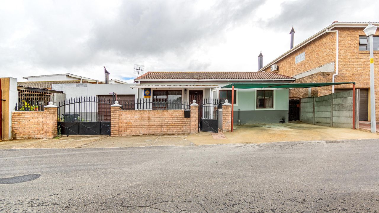 3 Bedroom house for sale in New Orleans, Paarl