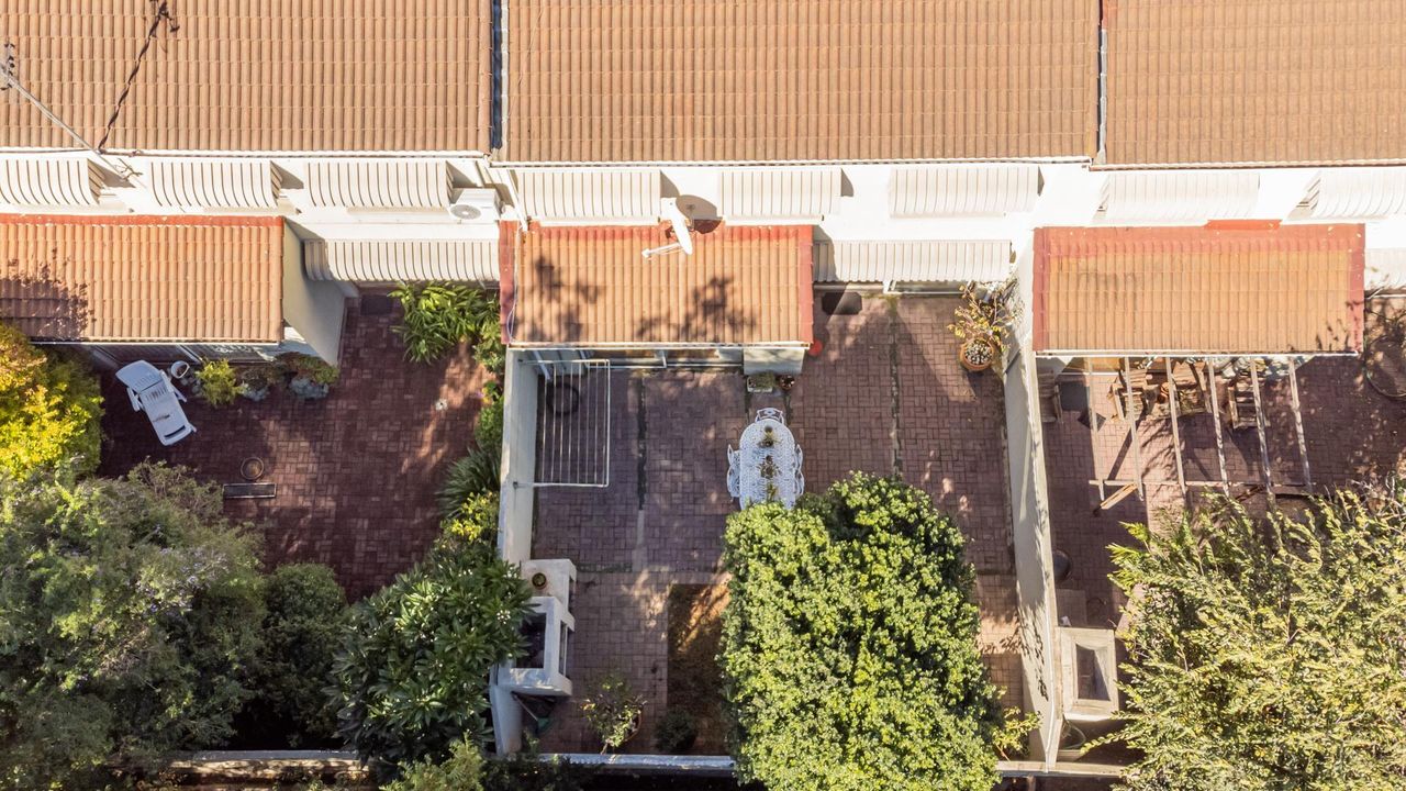 4 Bedroom duplex townhouse sectional sold in Stellenryk, Bellville