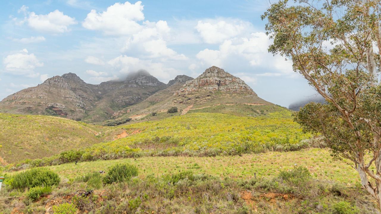 2 Bedroom apartment to rent in Vredehoek, Cape Town