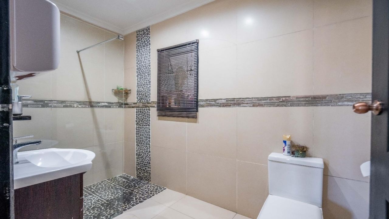 4 Bedroom house for sale in Stonebridge, Phoenix