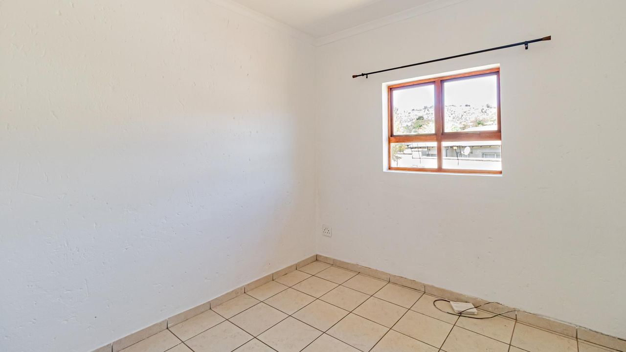 3 Bedroom townhouse sectional to rent in Ruimsig, Roodepoort