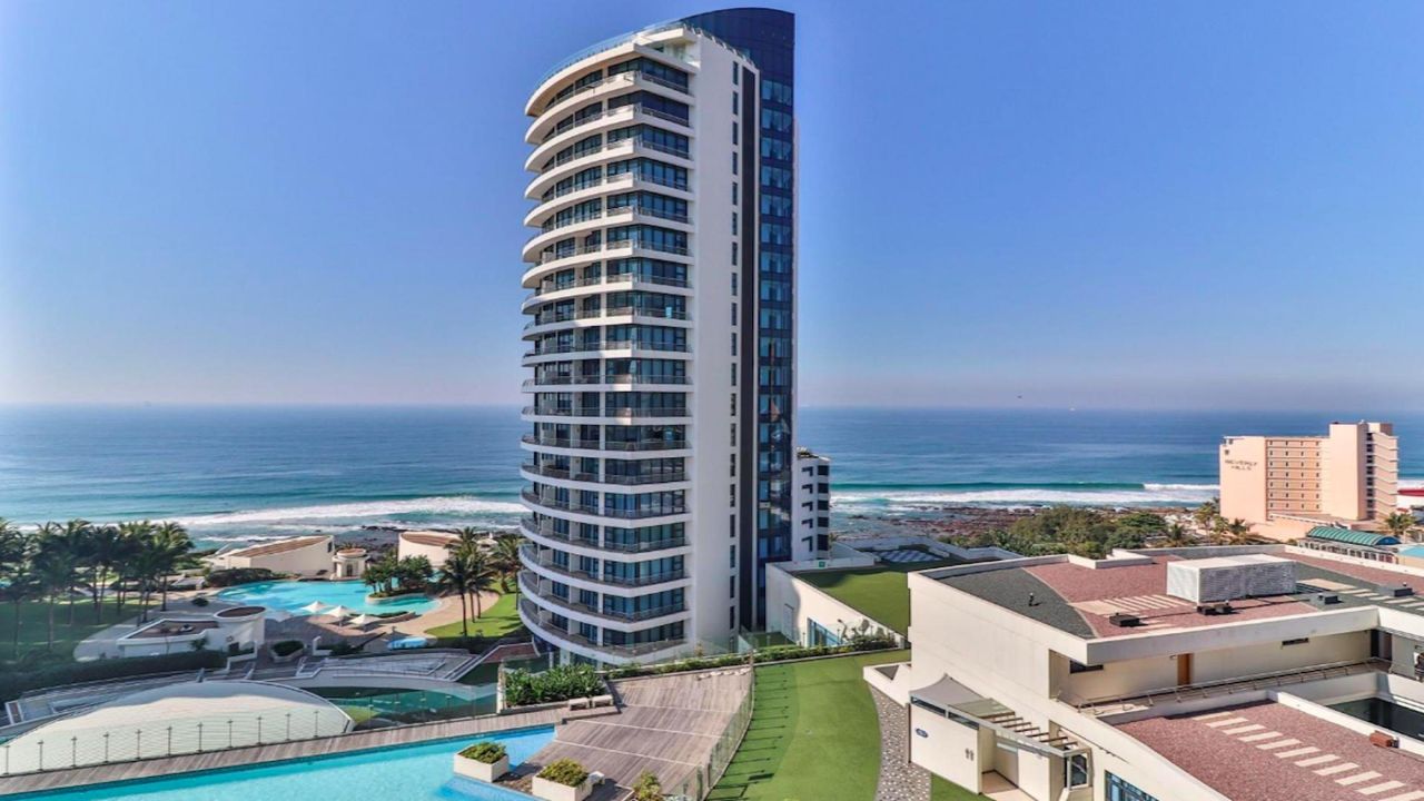 1 Bedroom bachelor apartment for sale in Umhlanga Central