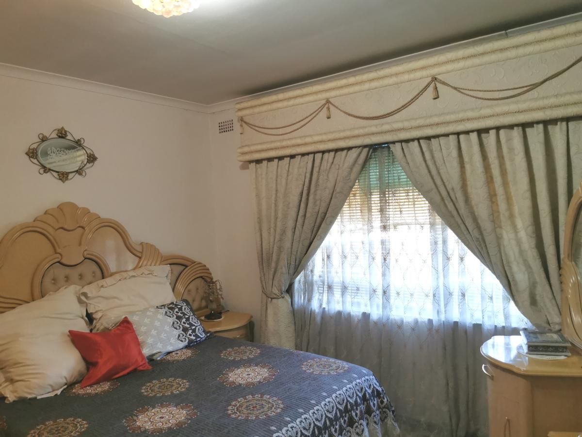 4 Bedroom house for sale in Cravenby, Parow