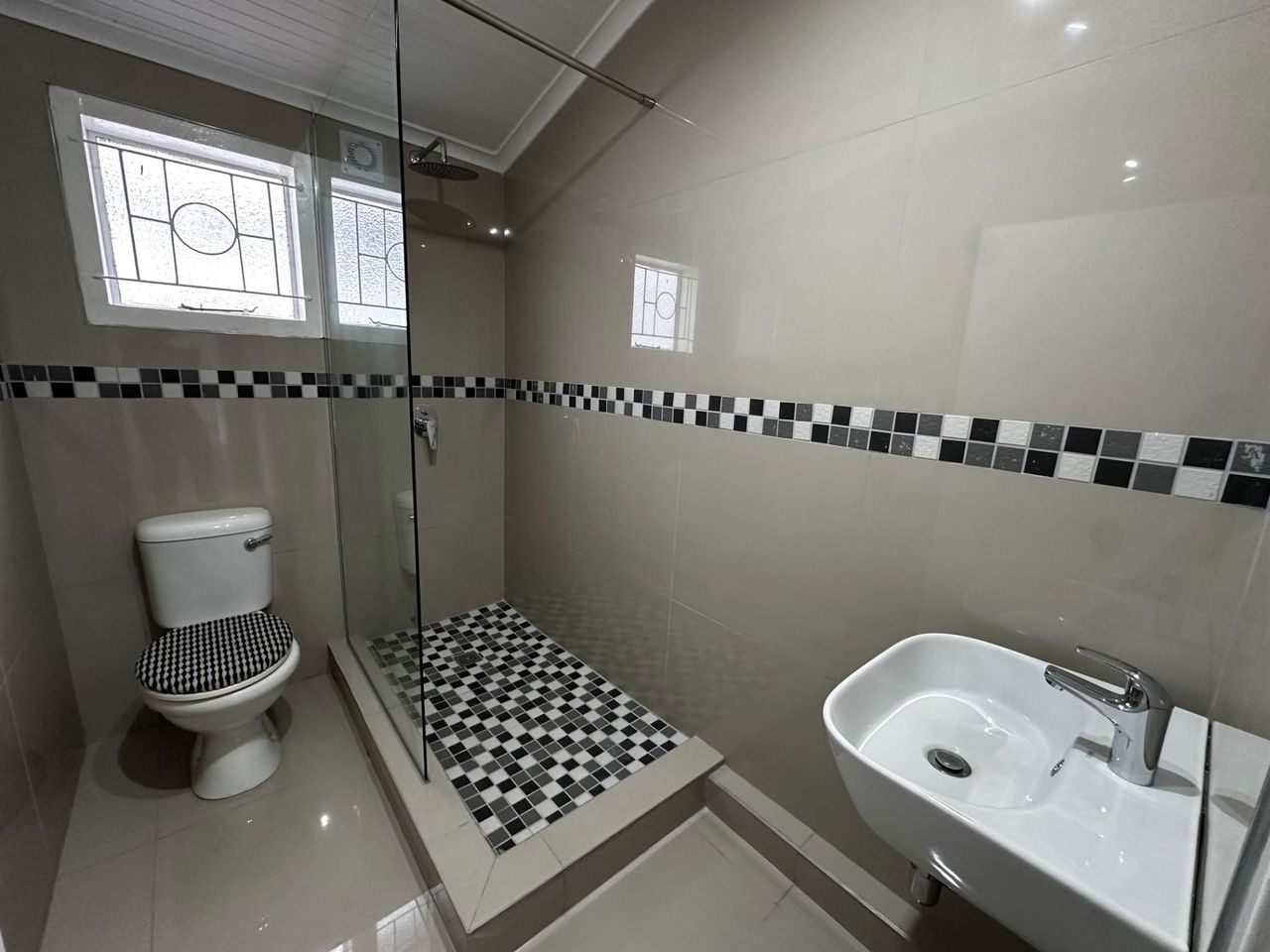 3 Bedroom house to rent in Stonebridge, Phoenix