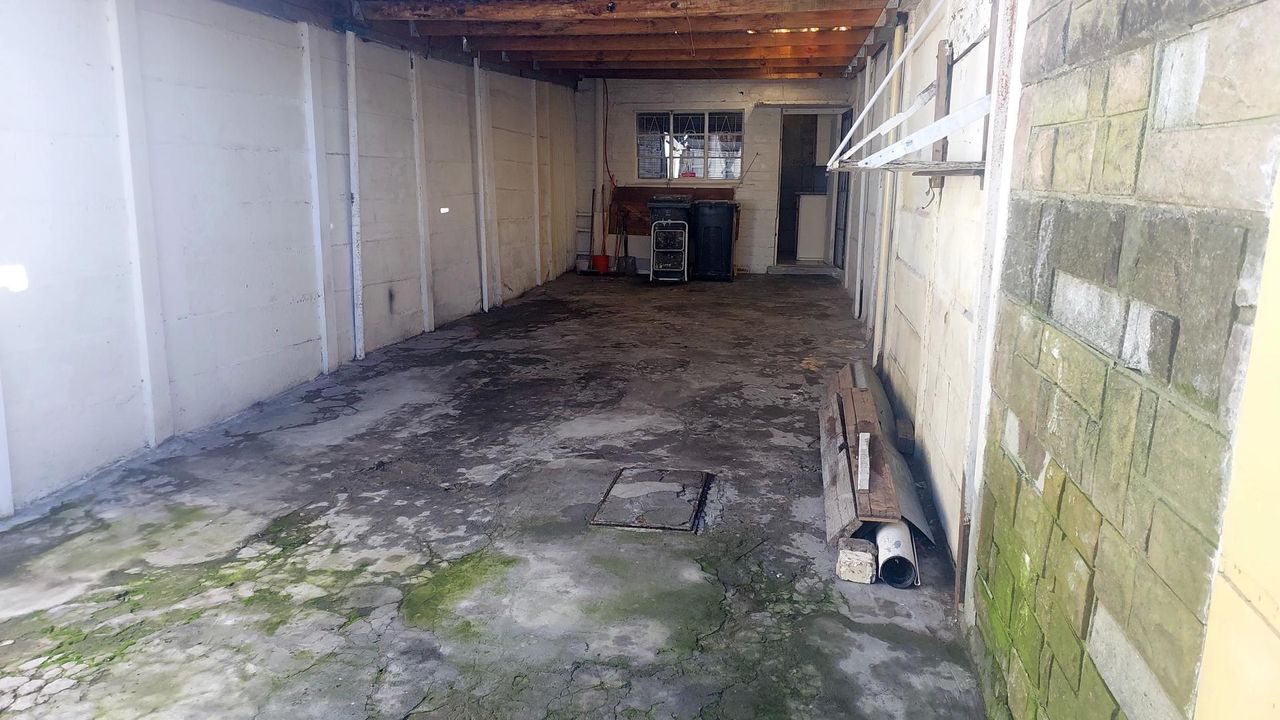 2 Bedroom for sale in Newfields, Cape Town